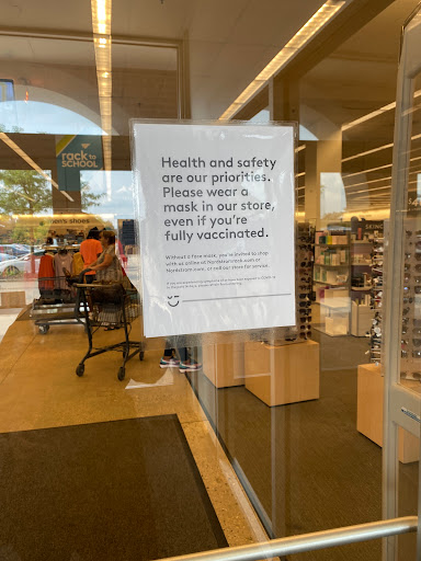 Department Store «Nordstrom Rack Woodfield», reviews and photos, 1520 E Golf Rd, Schaumburg, IL 60173, USA