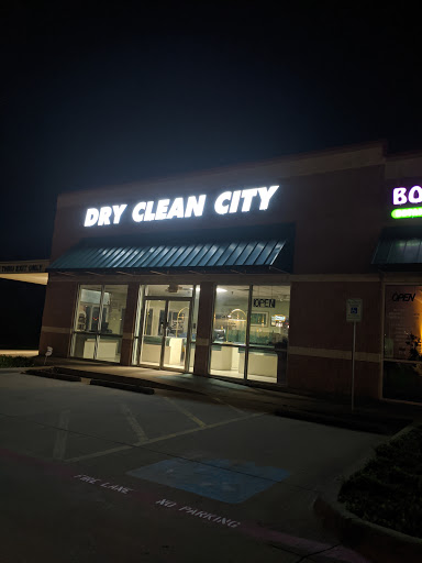Dry Cleaner «P-D-Q Dry Clean City», reviews and photos, 8401 Davis Blvd, North Richland Hills, TX 76182, USA