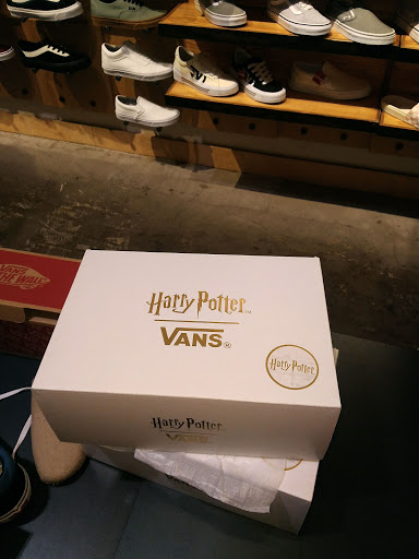 Shoe Store «Vans», reviews and photos, 400 S Baldwin Ave #251, Arcadia, CA 91007, USA
