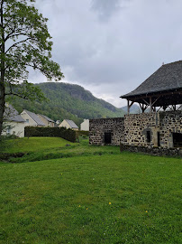 Camping** Vic'Nature, Camping Auvergne Nature du Restaurant @ Hotel Bel Horizon à Vic-sur-Cère - n°1