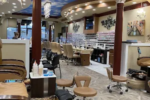 Avalon nails and spa image