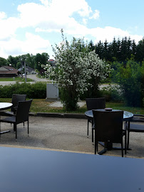 Atmosphère du Hôtel Bar Restaurant La Forêt à Saint-Pierre - n°1