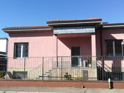 Pensioni per cani e dog hotel a Clinica Veterinaria Citt di Monza