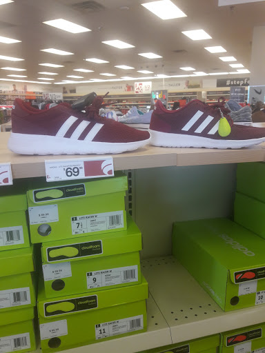 Shoe Store «Famous Footwear», reviews and photos, 33830 S Gratiot Ave, Charter Twp of Clinton, MI 48035, USA