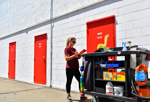 Truck Rental Agency «U-Haul Moving & Storage of Thornton», reviews and photos, 4833 Thornton Ave, Fremont, CA 94536, USA