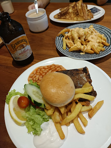 Comentarii opinii despre Tuck In