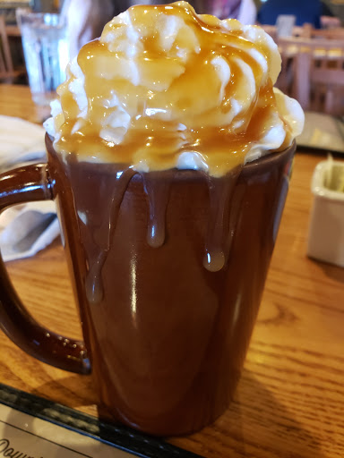 American Restaurant «Cracker Barrel Old Country Store», reviews and photos, 3701 Elmsley Ct, Greensboro, NC 27406, USA