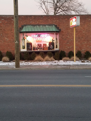 Liquor Store «Elmsford Wine & Spirits», reviews and photos, 111 E Main St, Elmsford, NY 10523, USA
