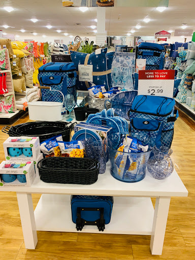 Department Store «T.J. Maxx & HomeGoods», reviews and photos, 105 Middlesex Ave, Somerville, MA 02145, USA