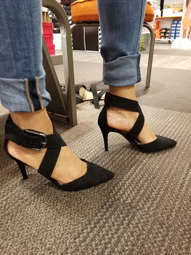 Shoe Store «DSW Designer Shoe Warehouse», reviews and photos, 300 NJ-18, East Brunswick, NJ 08816, USA