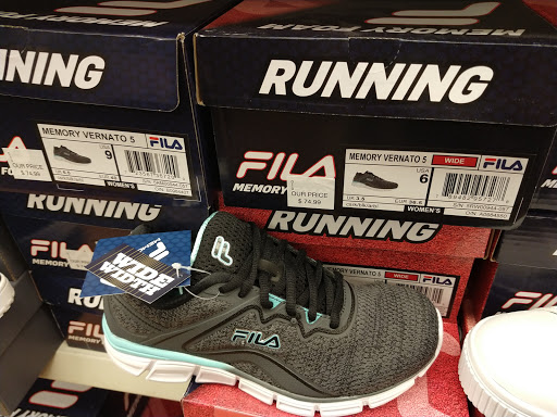 Shoe Store «Shoe Carnival», reviews and photos, 7111 W Alameda Ave, Lakewood, CO 80226, USA