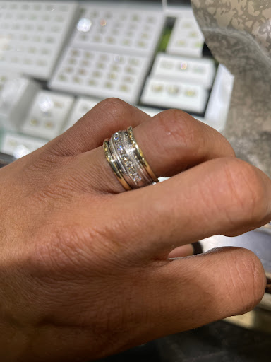 Jewelry Store «The Jewelry Exchange», reviews and photos, 36175 Plymouth Rd, Livonia, MI 48150, USA