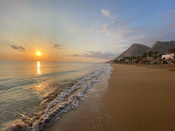 Foto von Sokhna Beach und die siedlung