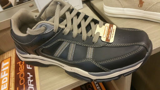 Shopping Mall «Lincolnshire Commons», reviews and photos, 900 Milwaukee Ave, Lincolnshire, IL 60069, USA