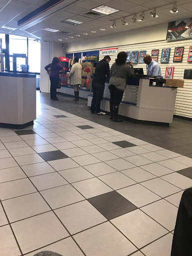 Post Office «United States Postal Service», reviews and photos, 22200 W Eleven Mile Rd, Southfield, MI 48037, USA