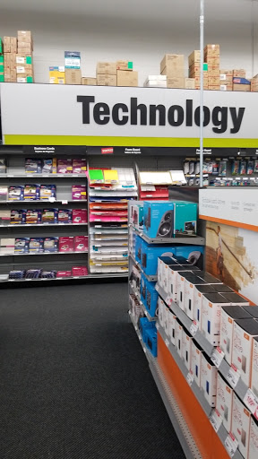 Office Supply Store «Staples», reviews and photos, 1849 Marketplace Dr, Caledonia, MI 49316, USA