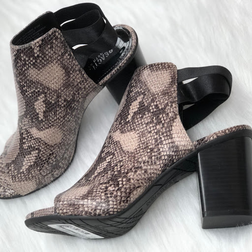 Used Clothing Store «Clothes Mentor», reviews and photos, 2701 N Mall Dr, Virginia Beach, VA 23452, USA