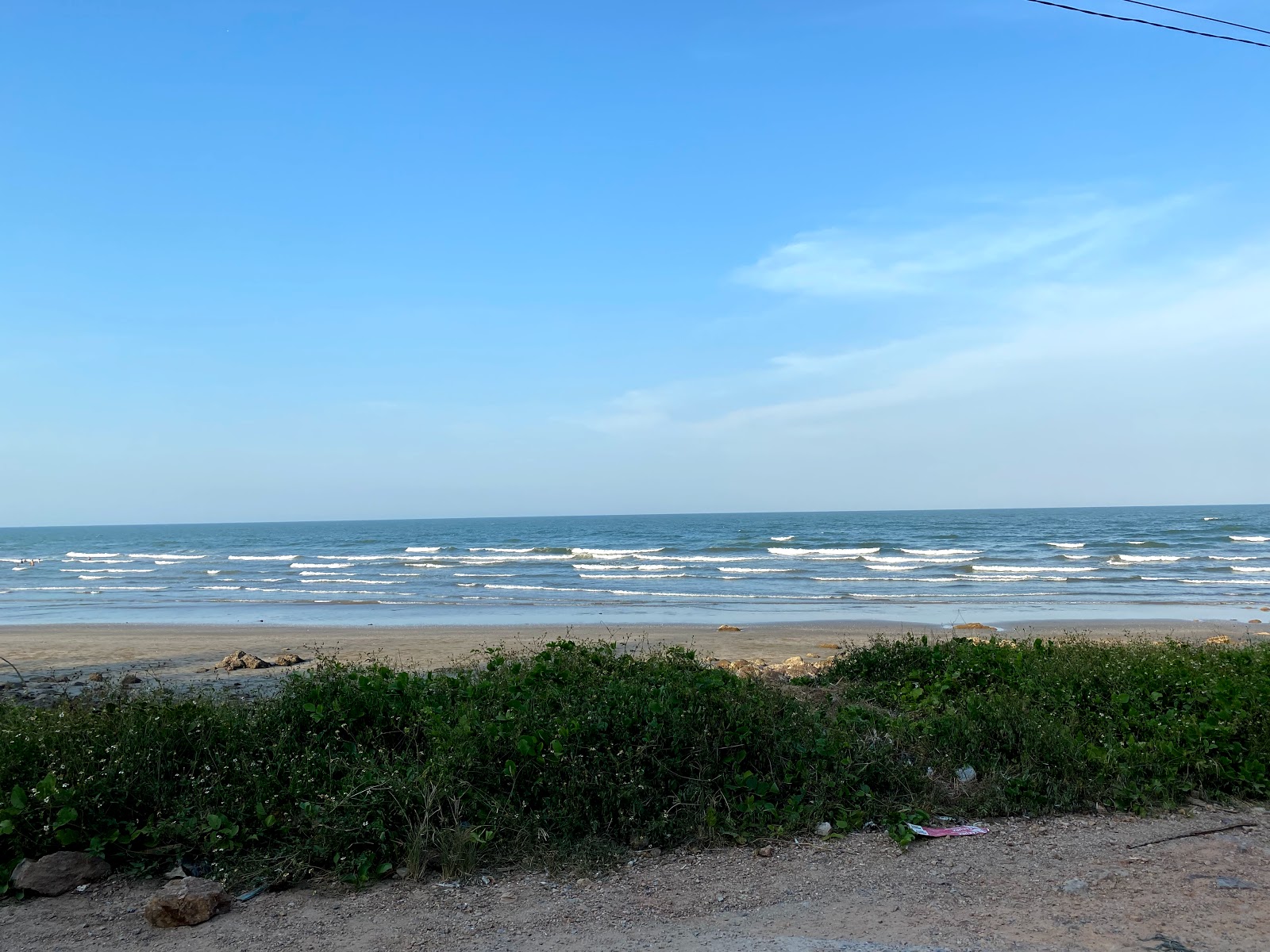 Φωτογραφία του Quynh Nghia Beach με επίπεδο καθαριότητας πολύ καθαρό