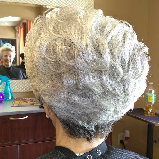 Beauty Salon «Studio 78 Unisex Hair Salon and Beauty Suites», reviews and photos, 1780 S Nova Rd #10&11, South Daytona, FL 32119, USA