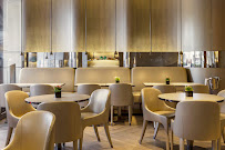 Atmosphère du Restaurant italien Emporio Armani Caffè à Paris - n°17