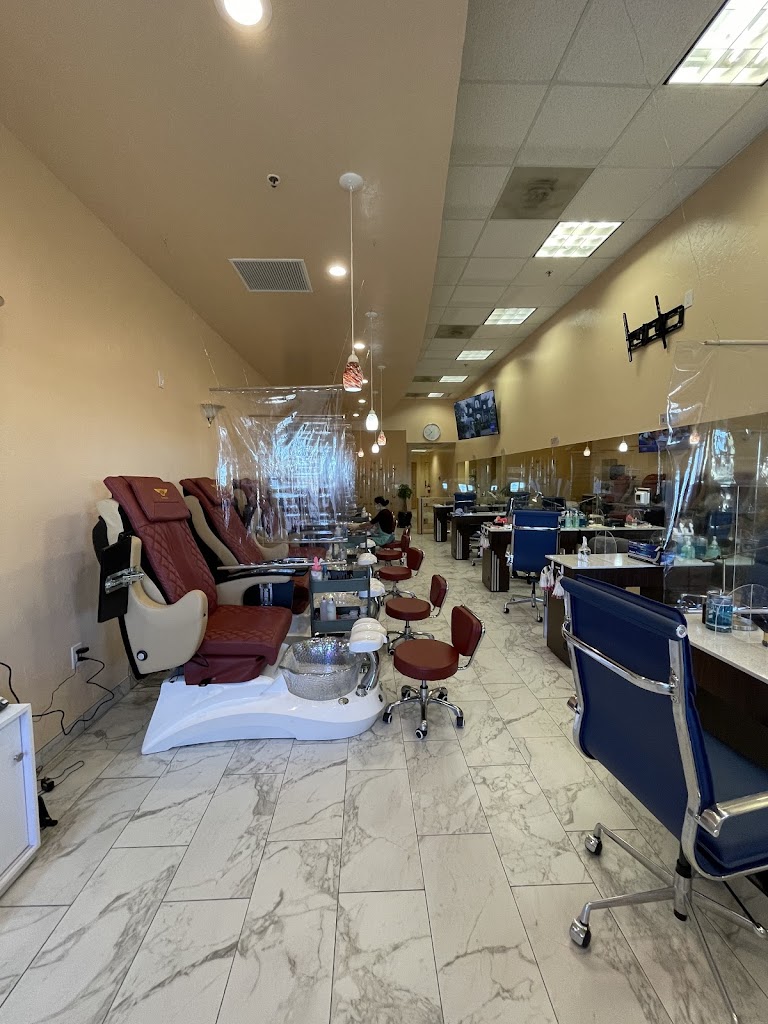 DJ NAILS & SPA 85737
