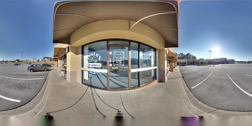 Shopping Mall «Sprayberry Square Shopping Ctr», reviews and photos, 2550 Sandy Plains Rd, Marietta, GA 30066, USA