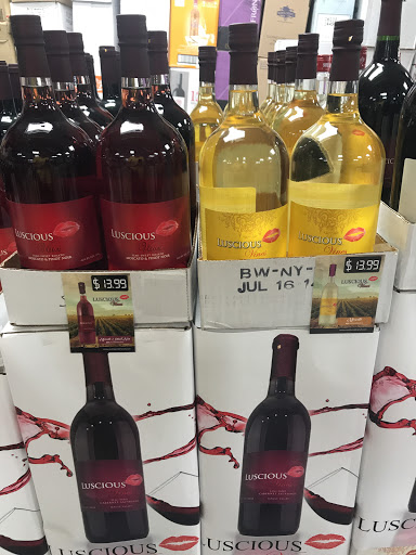 Wine Store «Great Neck Wines & Spirits», reviews and photos, 13 N Station Plaza, Great Neck, NY 11021, USA