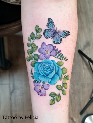 Explore tattoo outline ideas for women, creative tattoo ideas in Fort Myers, available at Tiger Lotus Tattoo and Piercing