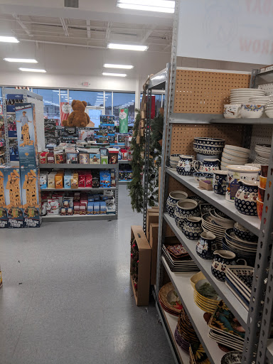 Home Goods Store «Tuesday Morning», reviews and photos, 2325 S Stemmons Fwy #103, Lewisville, TX 75067, USA