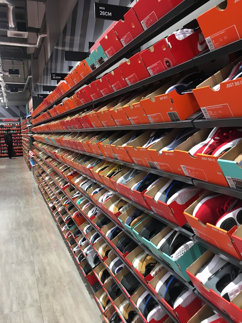 ナイキファクトリーストア 那須 Nike Factory Store Nasu 栃木県那須塩原市塩野崎 スポーツ用品店 グルコミ