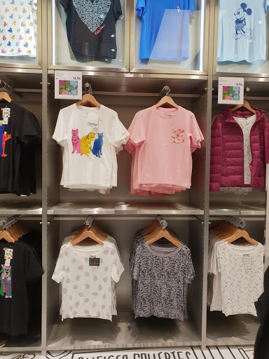 Stores to buy men's white shirts Amsterdam