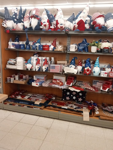 Department Store «T.J. Maxx», reviews and photos, 7555 W Hillsborough Ave, Tampa, FL 33615, USA