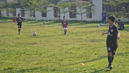 Lapangan sepak bola karadenan Bogor