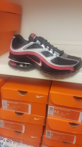 Shoe Store «Shoe Carnival», reviews and photos, 2706 Plainfield Rd, Joliet, IL 60435, USA