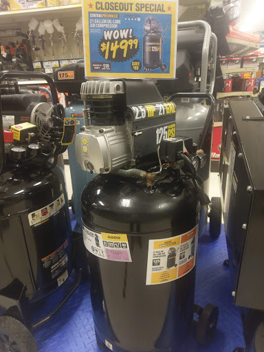 Hardware Store «Harbor Freight Tools», reviews and photos, 509 Lone Oak Rd, Paducah, KY 42003, USA