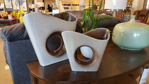 Furniture Store «La-Z-Boy Furniture Galleries», reviews and photos, 1436 Greenbrier Pkwy, Chesapeake, VA 23320, USA