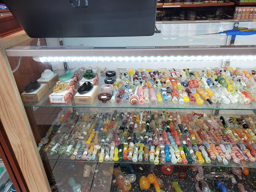 Tobacco Shop «American Smoke & Vape», reviews and photos, 217 E Army Trail Rd, Glendale Heights, IL 60139, USA