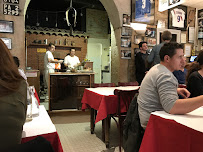 Atmosphère du Restaurant italien Pizzeria Napoli Chez Nicolo & Franco Morreale à Lyon - n°9