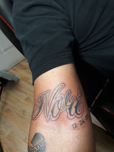 Tattoo Shop «Red Crown Tattoos INC», reviews and photos, 30612 Ford Rd, Garden City, MI 48135, USA