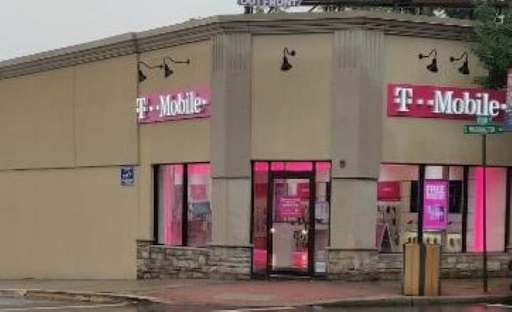 Cell Phone Store «T-Mobile», reviews and photos, 94 S Washington Ave, Bergenfield, NJ 07621, USA