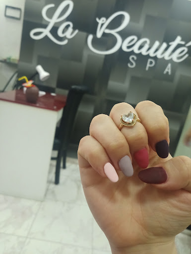 Semi-permanent nails Barquisimeto