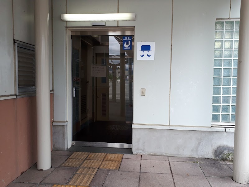 米沢駅東口男性用公衆トイレ