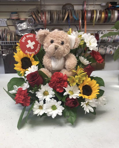 Florist «North Liberty Flower Shop», reviews and photos, 40 Sugar Creek Ln # 2, North Liberty, IA 52317, USA