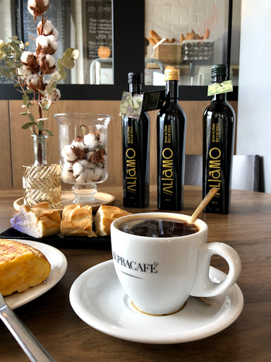 Asador Las 13 Rosas Restaurante Bucovina