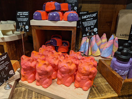 Cosmetics Store «Lush Cosmetics», reviews and photos, 104 Walden Galleria, Buffalo, NY 14225, USA