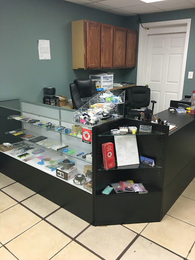 Cell Phone Store «Lexington Phone Repair», reviews and photos, 216 S Limestone, Lexington, KY 40508, USA