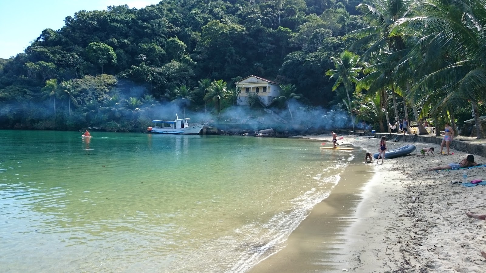 Foto av Praia Dos Macacos med liten vik