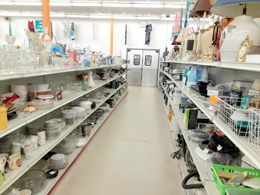 Thrift Store «Sunshine Thrift Stores of Bradenton, Inc.», reviews and photos, 3611 1st St E #230, Bradenton, FL 34208, USA