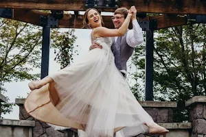 PNW Wedding Dance image