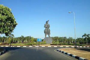 TUGU SULTAN HASANUDDIN image